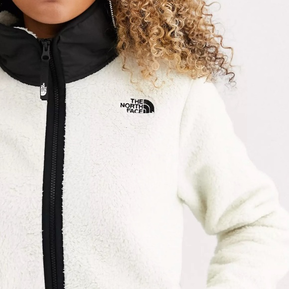 The North Face Women’s Dunraven Sherpa Crop Fleece - Picture 9 of 9